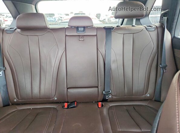 5UXKR2C51J0Z15537 2018 BMW X5 Black Vista interior trasera