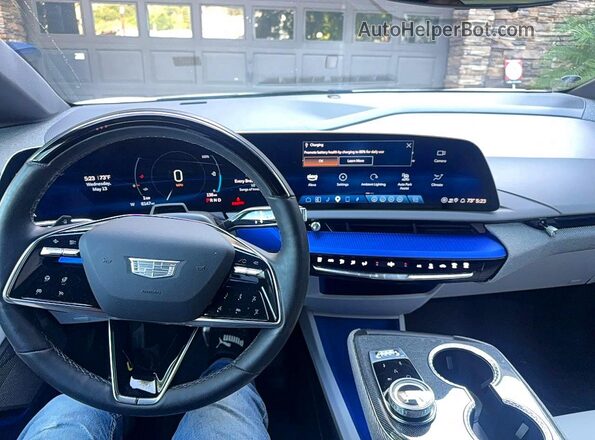 3GYK3BMR3SS224163 2025 CADILLAC OPTIQ White Вид задніх сидінь