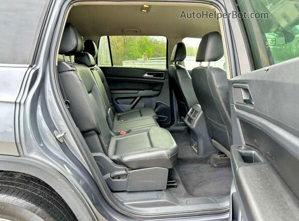 1V2KR2CA9JC505158 2018 VOLKSWAGEN ATLAS Silver 