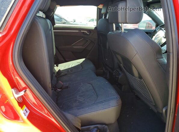 WA1EEDF30R1062824 2024 AUDI Q3 Red ძრავის განყოფილების ხედი