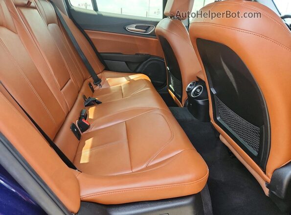 ZARFAEDN6H7550466 2017 ALFA ROMEO GIULIA Синий Вид задней части салона