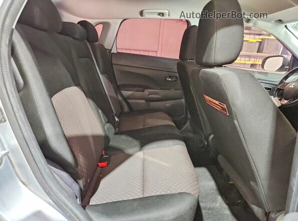 JA4AP3AU2HZ032775 2017 MITSUBISHI OUTLANDER Серебряный Вид подкапотного пространства