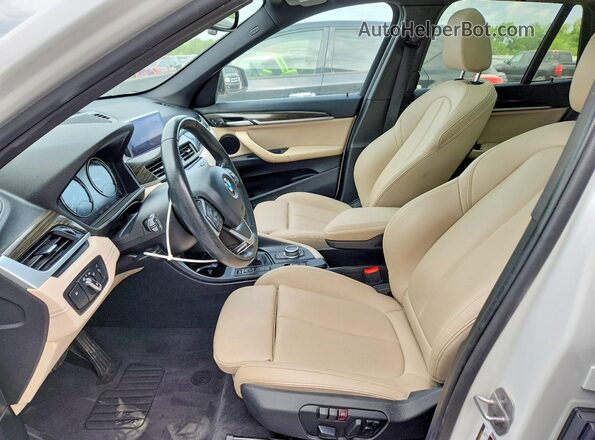 WBXJG7C01L5R93829 2020 BMW X1 White Front interior view