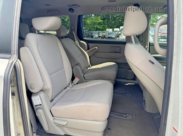 KNDMB5C18K6525496 2019 KIA SEDONA White Widok wnętrza z przodu