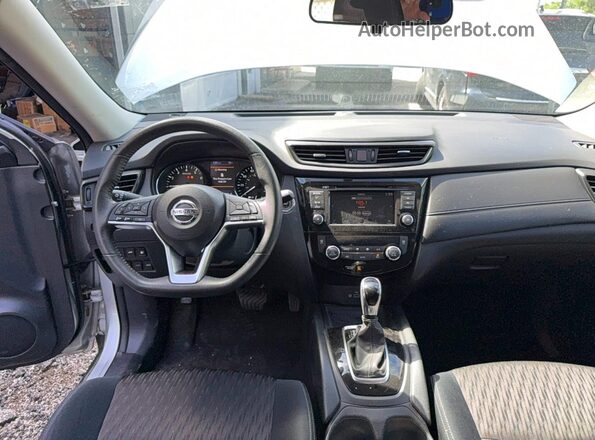 5N1AT2MV9JC845437 2018 NISSAN ROGUE Silver 
