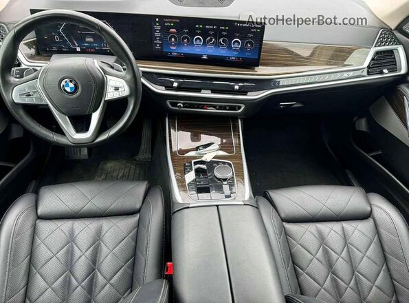 5UX23EM05P9R82524 2023 BMW X7 White Widok tylnych siedzeń