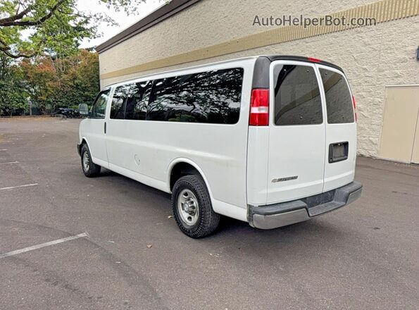 1GAZGPFG1H1341194 2017 CHEVROLET EXPRESS White Delantero derecho