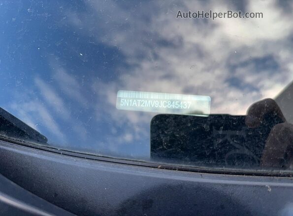 5N1AT2MV9JC845437 2018 NISSAN ROGUE Silver 