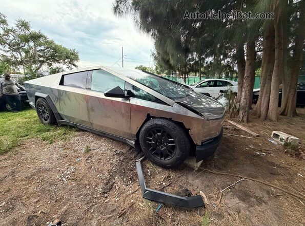 7G2CEHED5RA012985 2024 TESLA CYBERTRUCK Серебряный Задняя правая четверть