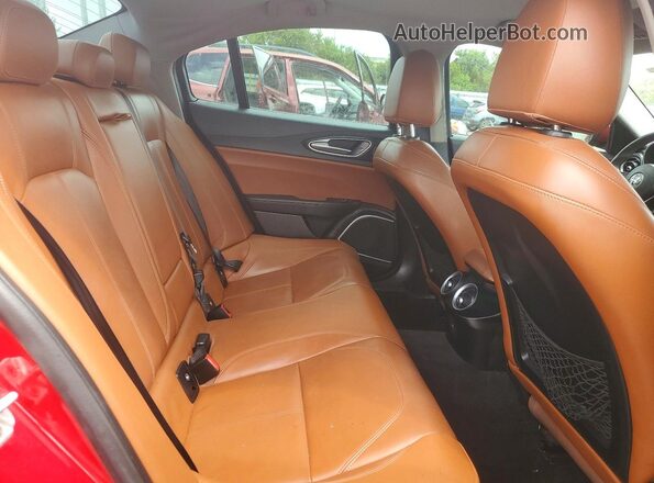 ZARFAMAN4K7599798 2019 ALFA ROMEO GIULIA Red Вид задньої частини салону