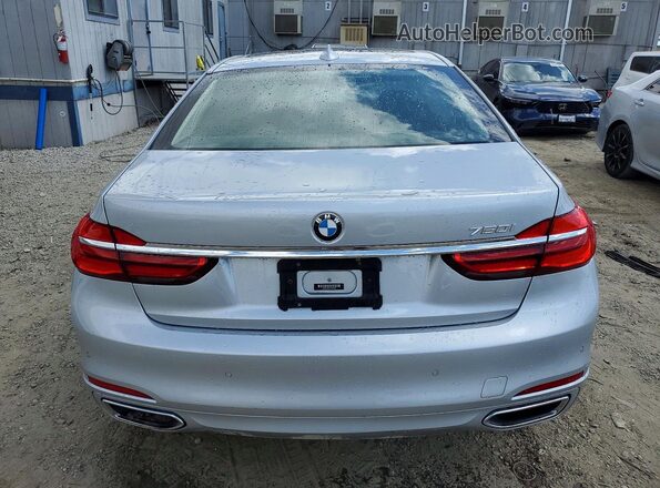 WBA7F0C50JGM23722 2018 BMW 7 SERIES Silver Widok wnętrza z przodu