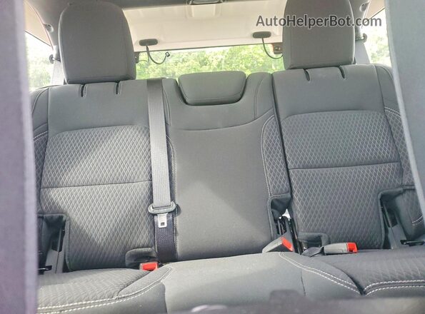 1C4HJXDN4MW557320 2021 JEEP WRANGLER Red Widok wnętrza z tyłu