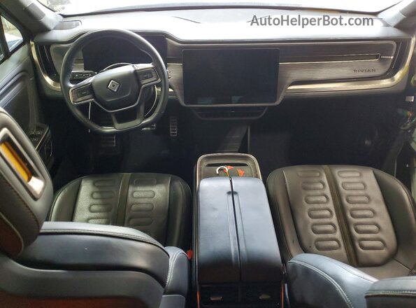 7FCTGAAA0NN010053 2022 RIVIAN R1T Silver Vista del salpicadero