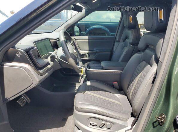 7FCTGAAA1PN019170 2023 RIVIAN R1T Green Widok wnętrza z przodu