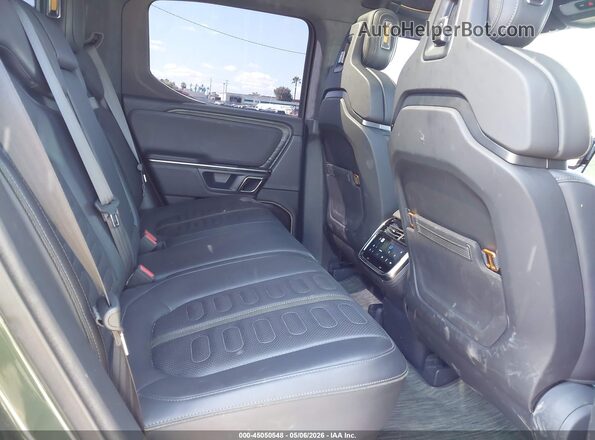7FCTGAAA2PN017976 2023 RIVIAN R1S ADVENTURE Green VIN კოდის სტიკერის ხედი