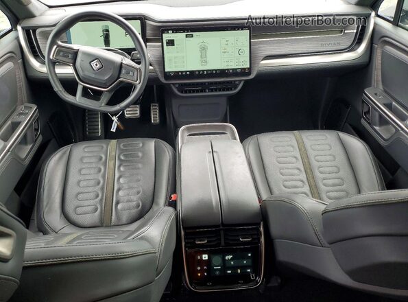 7FCTGAAA6PN024073 2023 RIVIAN R1T Gray Widok deski rozdzielczej