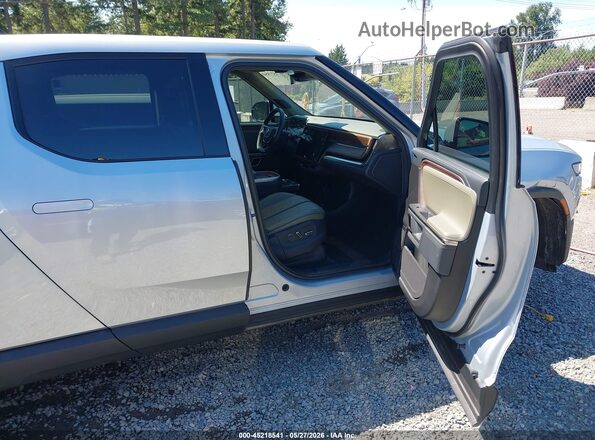 7FCTGAAA7PN019478 2023 RIVIAN R1T Gray წინა სალონის ხედი
