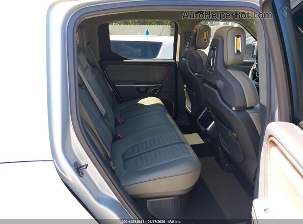 7FCTGAAA7PN019478 2023 RIVIAN R1T Gray 