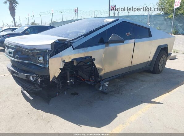 7G2CEGEC9SA077409 2025 TESLA CYBERTRUCK Silver Front left