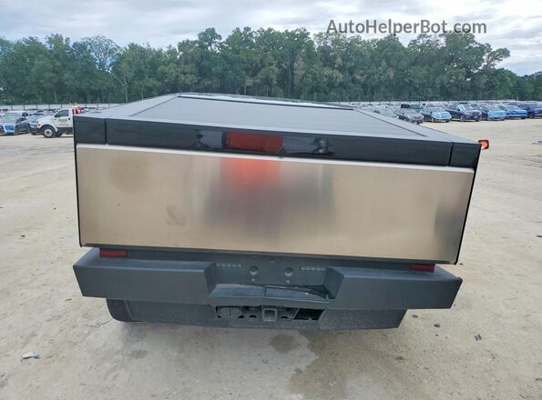 7G2CEHED0RA027880 2024 TESLA CYBERTRUCK Silver Rear view