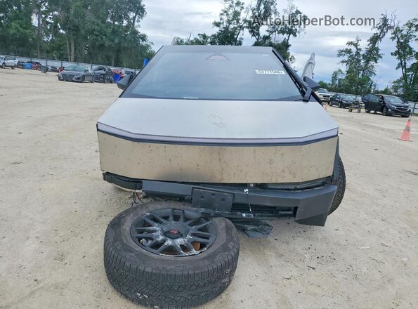 7G2CEHED0RA027880 2024 TESLA CYBERTRUCK Silver Front view