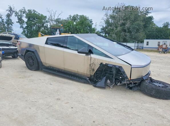 7G2CEHED0RA027880 2024 TESLA CYBERTRUCK Silver Front right
