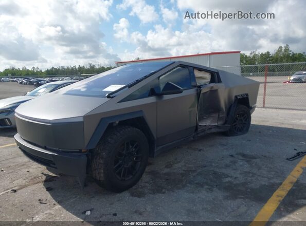 7G2CEHED0RA055582 2024 TESLA CYBERTRUCK Gray Vista tres cuartos delantera izquierda