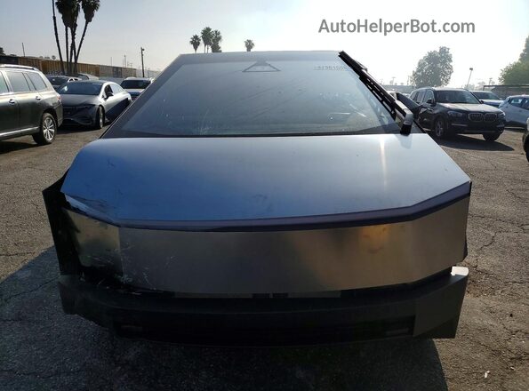7G2CEHED0TA090386 2026 TESLA CYBERTRUCK Silver Widok z przodu
