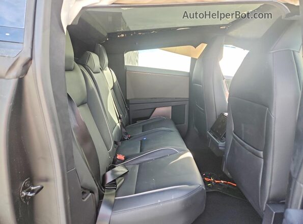 7G2CEHED2SA081123 2025 TESLA CYBERTRUCK Silver უკანა სავარძლების ხედი