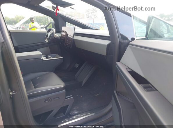 7G2CEHED5RA056940 2024 TESLA CYBERTRUCK Gray Սալոնի դիմացի տեսք