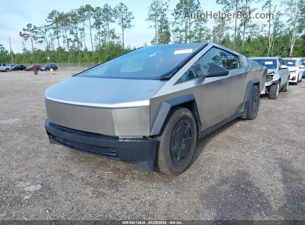 7G2CEHED5RA056940 2024 TESLA CYBERTRUCK Gray Առջևի ձախ երեք քառորդ տեսարան