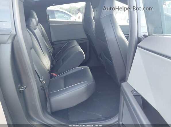 7G2CEHED5RA056940 2024 TESLA CYBERTRUCK Gray VIN կոդի պիտակի տեսք