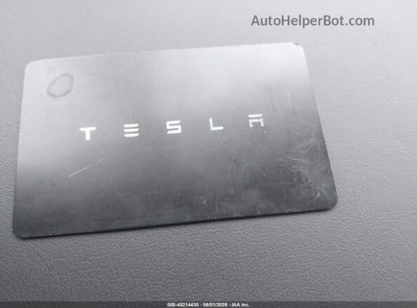 7G2CEHED5RA056940 2024 TESLA CYBERTRUCK Gray Առջևի վահանակի տեսք