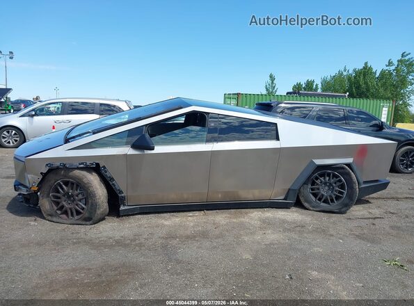 7G2CEHED5SA062548 2025 TESLA CYBERTRUCK Silver 360 interior view