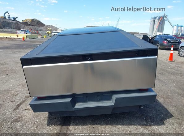 7G2CEHED5SA062548 2025 TESLA CYBERTRUCK Silver 