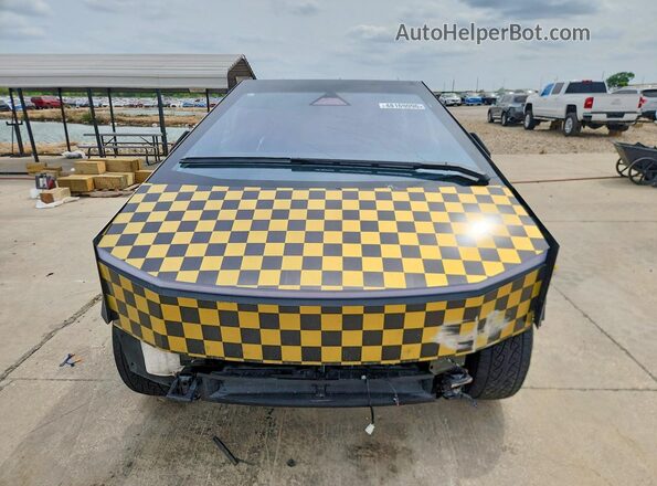 7G2CEHED6RA049138 2024 TESLA CYBERTRUCK Silver წინა ხედი