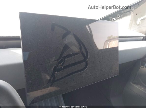 7G2CEHED9RA048999 2024 TESLA CYBERTRUCK Silver 