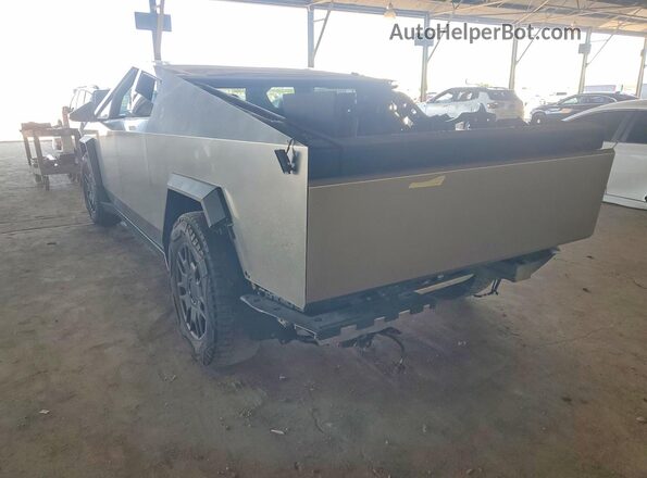 7G2CEHEDXRA015865 2024 TESLA CYBERTRUCK Silver Tył lewy