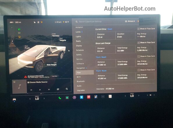 7G2CEHEDXRA015865 2024 TESLA CYBERTRUCK Silver Widok zestawu wskaźników