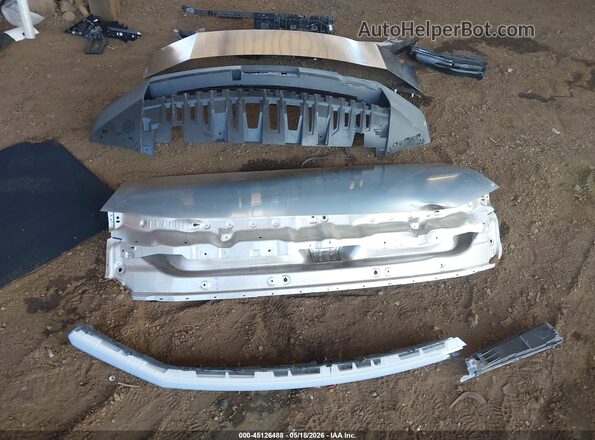 7G2CEHEDXSA062657 2025 TESLA CYBERTRUCK Silver Widok deski rozdzielczej