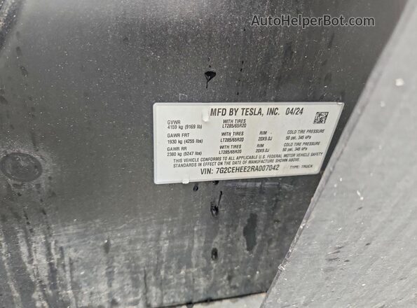 7G2CEHEE2RA007042 2024 TESLA CYBERTRUCK Серый Вид наклейки с VIN-кодом