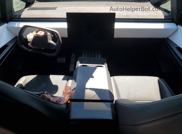 7G2CEHEE2RA026867 2024 TESLA CYBERTRUCK Двухцветный Вид панели приборов