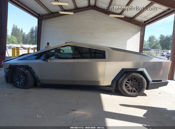 7G2CEHEE7RA009529 2024 TESLA CYBERTRUCK Silver 