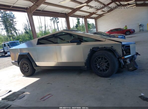 7G2CEHEE7RA009529 2024 TESLA CYBERTRUCK Silver 
