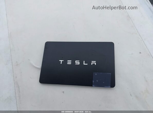 7G2CEHEE9SA075196 2025 TESLA CYBERTRUCK Silver Widok deski rozdzielczej