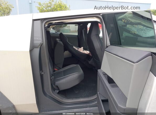 7G2CEHEE9SA075196 2025 TESLA CYBERTRUCK Silver Widok naklejki z numerem VIN