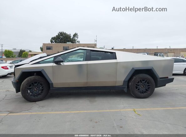 7G2CEHEE9SA075196 2025 TESLA CYBERTRUCK Silver Widok wnętrza 360 stopni