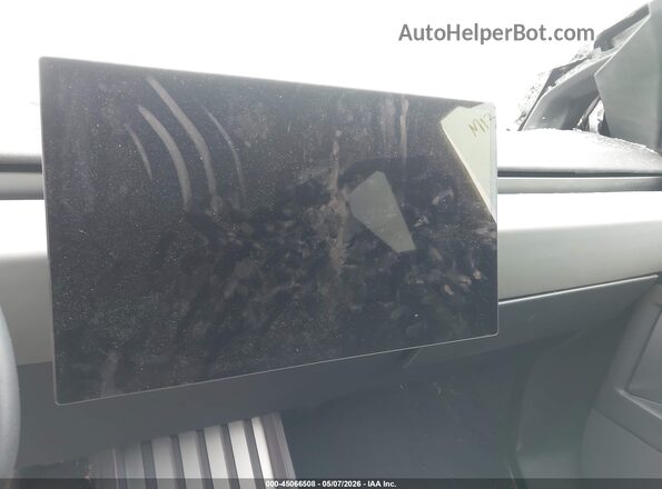 7G2CEHEE9SA075196 2025 TESLA CYBERTRUCK Silver 