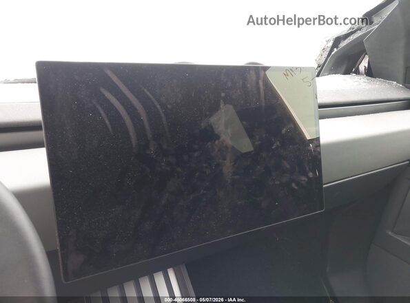 7G2CEHEE9SA075196 2025 TESLA CYBERTRUCK Silver 