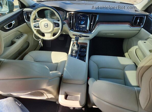 7JR102FK4LG048221 2020 VOLVO S60 Gray Առջևի վահանակի տեսք
